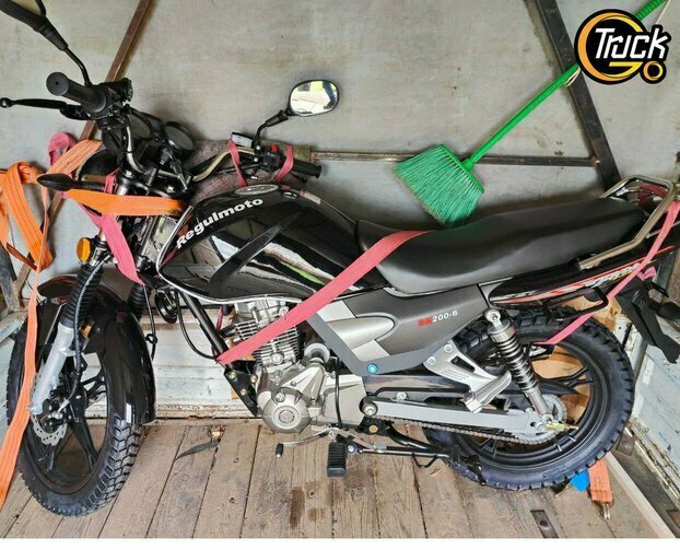 Междугородняя перевозка мотоцикла из Томска в Новокузнецк с ремнями