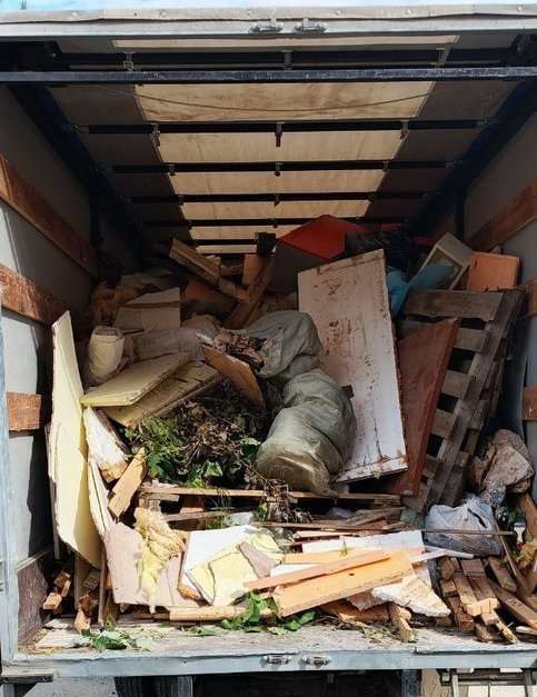 <span style="font-weight: bold;">Ненужная/старая мебель и вещи&nbsp;</span>